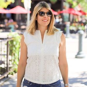 Bishop & Young sleeveless eyelet shirt size small